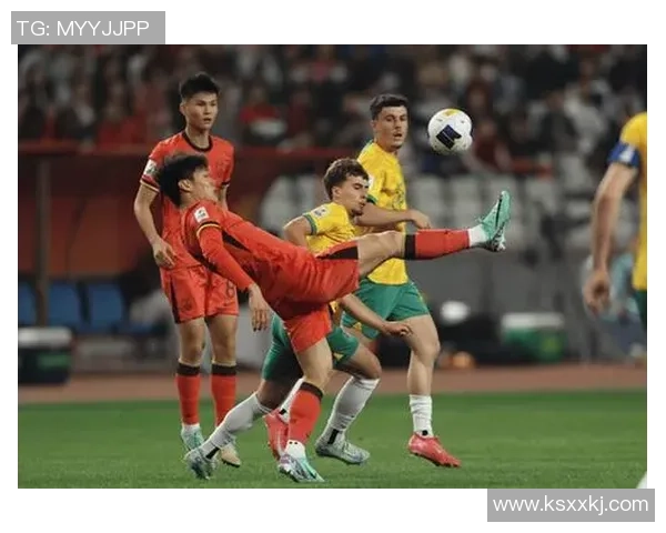 足球场上挥洒汗水的球星精彩瞬间展现球技与激情