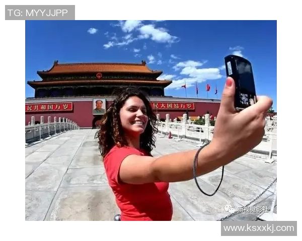 女足球星魅力尽显高清壁纸,展现力量与优雅的完美结合 女足球星魅力尽显高清壁纸,展现力量与优雅的完美结合